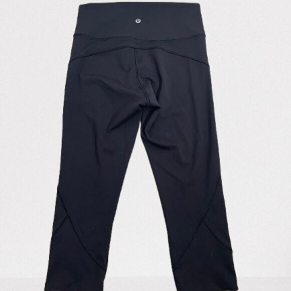 Lululemon Worn Once In Movement Crop *Everlux 19" in Black - Picture 8 of 10